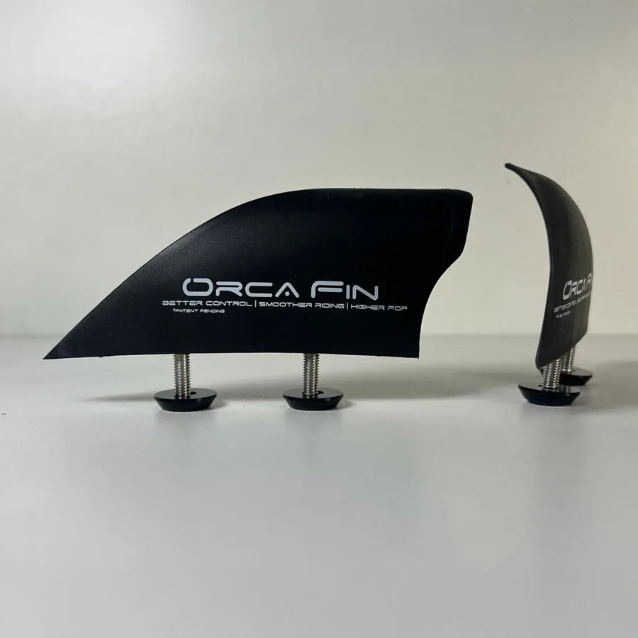 ORCA kiteboard fin set contents – 2 fins, screws, washers and mounting instructions